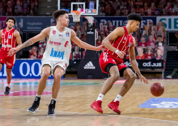 耐心倾听团 耐心倾听团