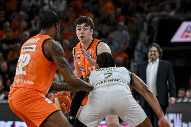 还在全球泳 还在全球泳