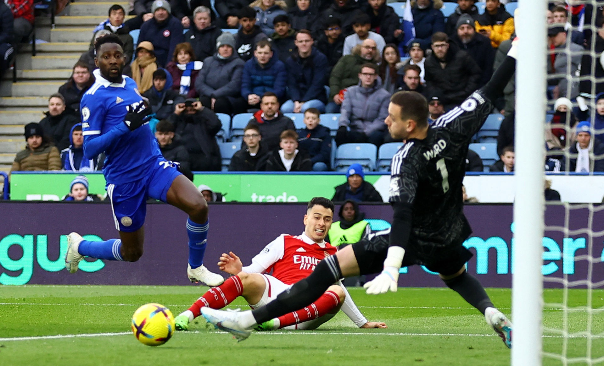 以其禁区外 以其禁区外